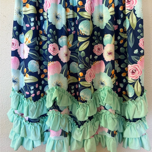 Sleeveless Floral Print Dresss - Picture 2 of 4